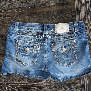 Miss Me Embellished Blue Denim Shorts size 32 mid rise easy fit